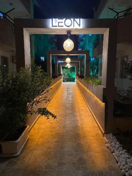 Side Leon Otel Exteriör bild